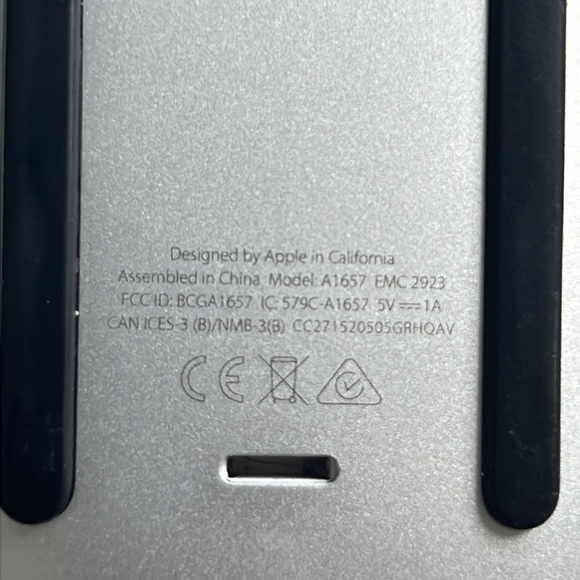 COPY - Apple Magic Mouse - Picture 2 of 2